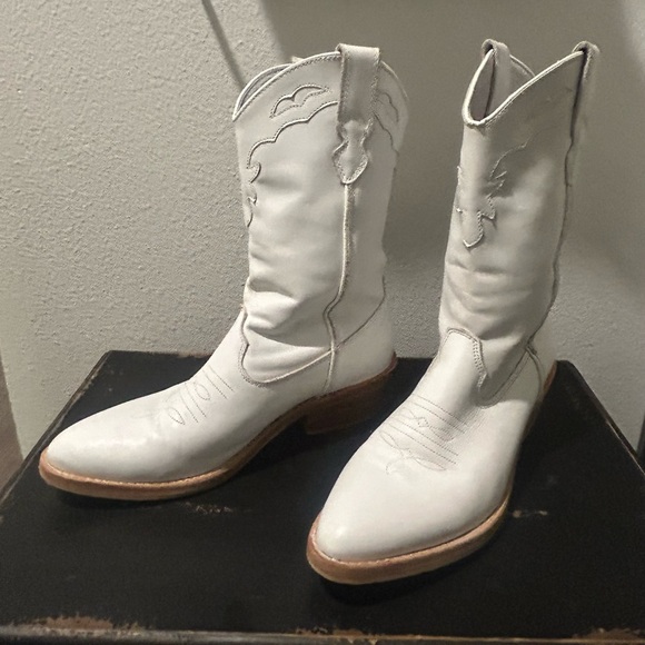 Steve Madden white western boot - Picture 2 of 3